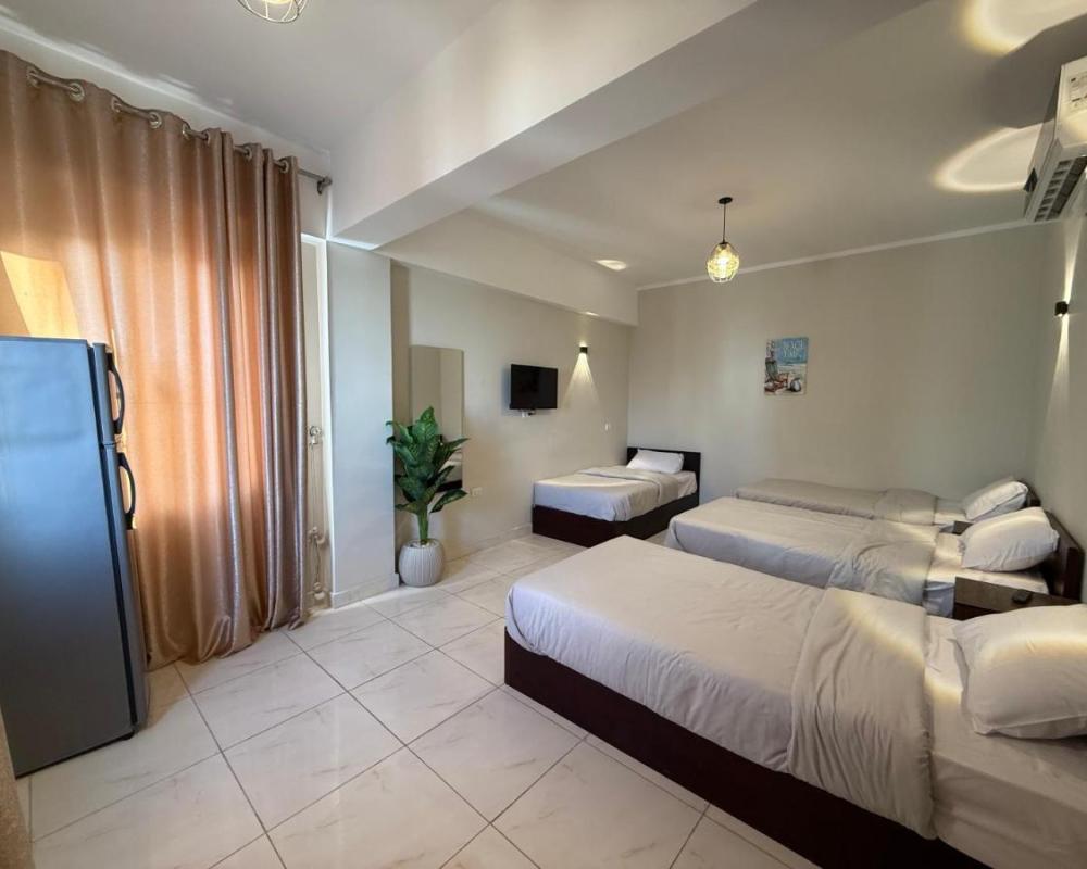 фото Every Day Hotel