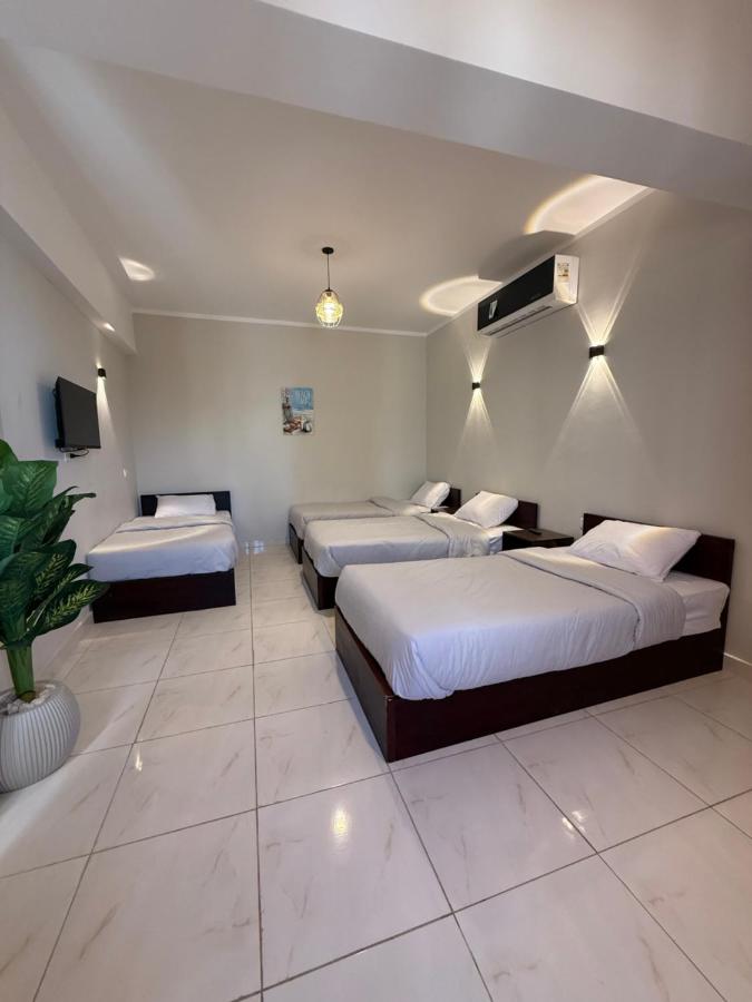 фото Every Day Hotel