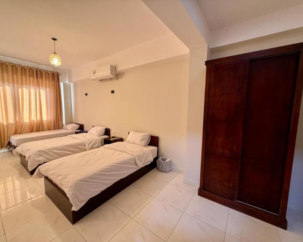 фото Every Day Hotel