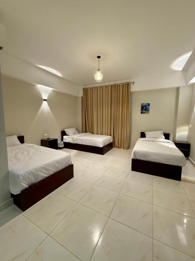 фото Every Day Hotel