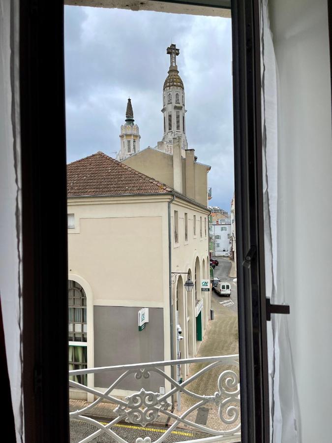 фото Appart'Village Le vieux Vichy centre T1,T2,T3 - Parking - Thermes