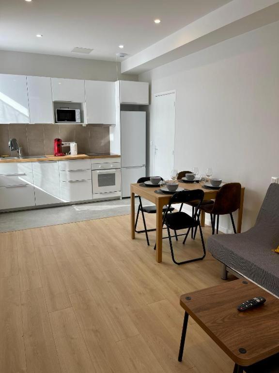 фото Appart'Village Le vieux Vichy centre T1,T2,T3 - Parking - Thermes