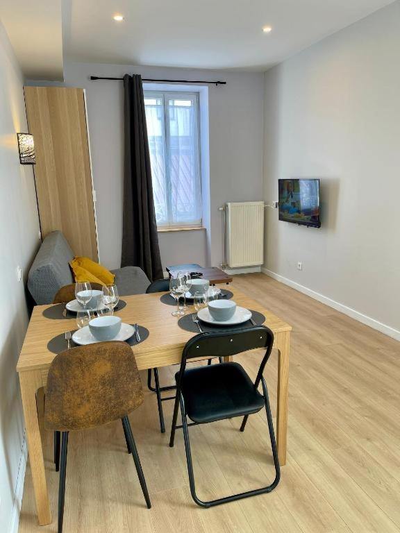 фото Appart'Village Le vieux Vichy centre T1,T2,T3 - Parking - Thermes