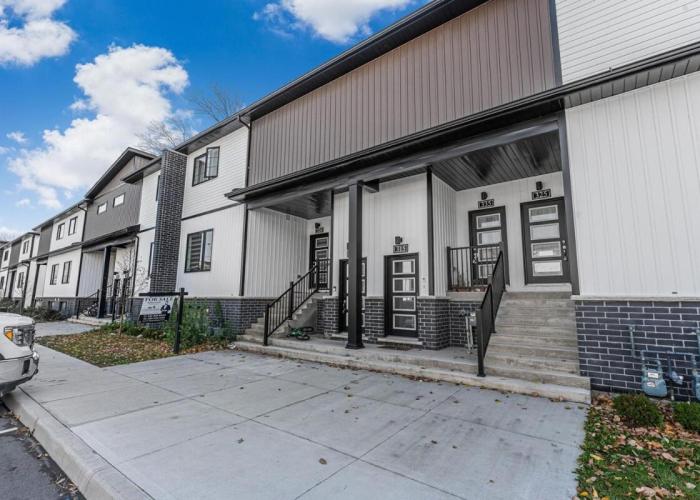 BRAND NEW and Stylish 2BR Suite With Sofa Bed, Located 7 Mins From Niagara Falls and can Sleep 6 Guests