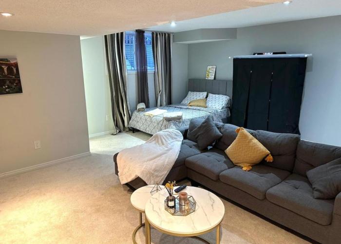 Luxury & Free Parking Bachelor