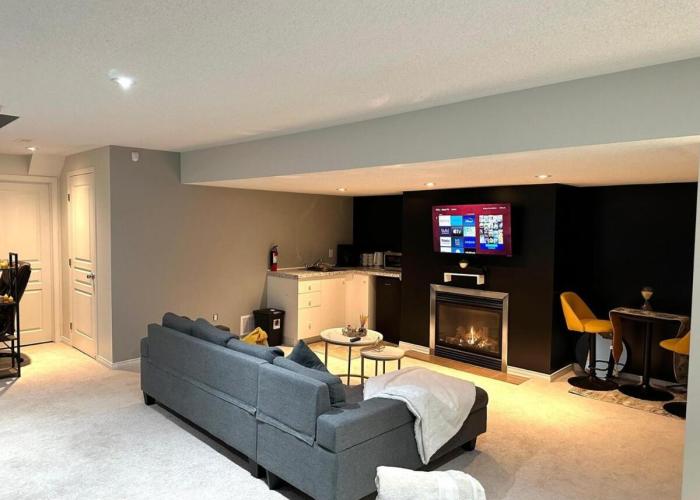 Luxury & Free Parking Bachelor