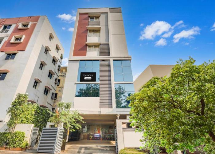 Super Townhouse Dwarka Nagar Near Ramatalkies