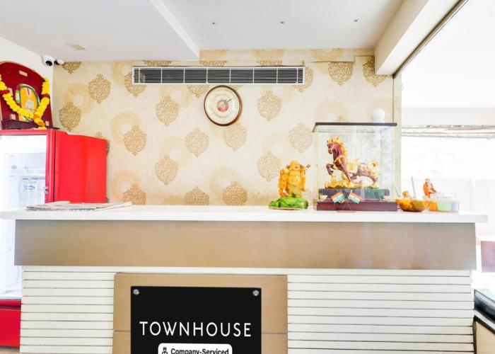 Super Townhouse Dwarka Nagar Near Ramatalkies