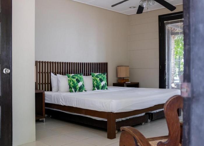 Coral Suites - casitas & apartment on private beach