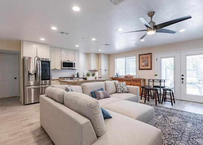 4-bedroom house in Gilbert - Remodeled Retreat