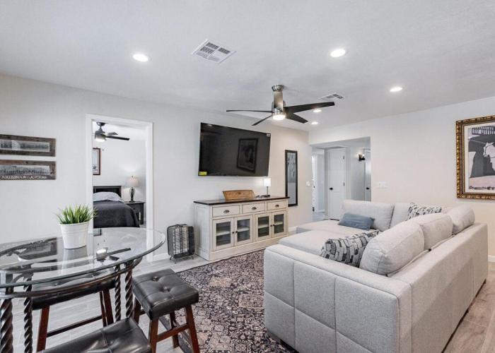 4-bedroom house in Gilbert - Remodeled Retreat