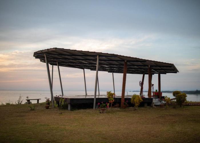 9 huts on a hill