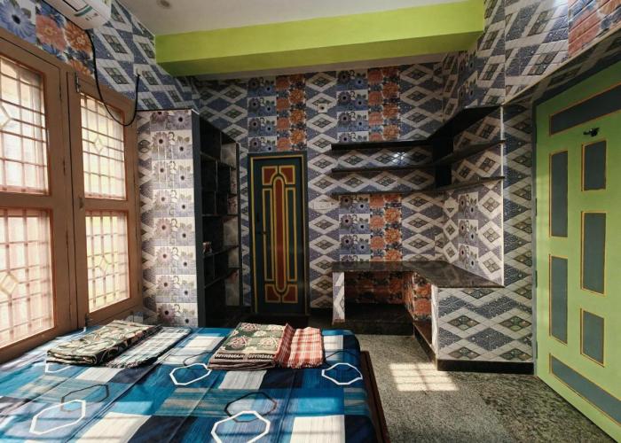 AC HOMESTAY NEAR CMC AND RAILWAY STATION 2BHK and 3 BHK