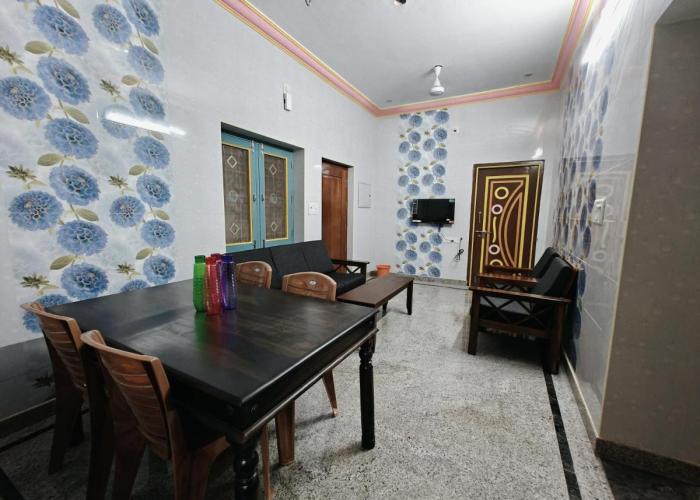 AC HOMESTAY NEAR CMC AND RAILWAY STATION 2BHK and 3 BHK