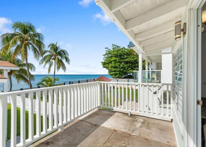 Danielas Beachfront Studio