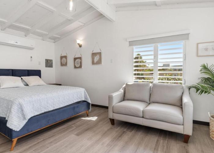 Danielas Beachfront Studio