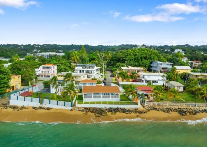 Danielas Beachfront Studio