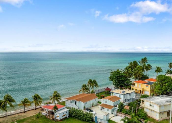 Danielas Beachfront Apartment