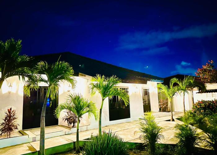 Eagle Stays Aruba-NEW Stunning One Bedroom Apartment Near Eagle Beach!