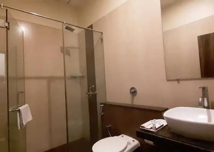 Vijaya Tej Clarks Inn