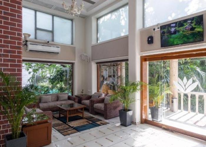 Alba Premier, Vadodara