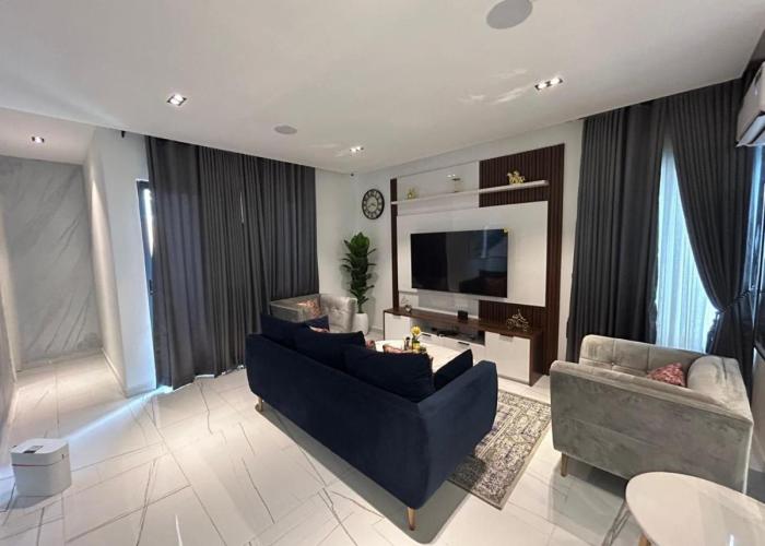 VACATION HOMES - 5 bedroom private compound home in lekki phase 1 - rooftop, pool, spa, cinema, 24h light & security