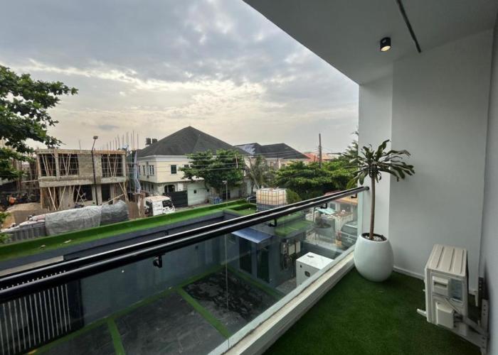 VACATION HOMES - 5 bedroom private compound home in lekki phase 1 - rooftop, pool, spa, cinema, 24h light & security