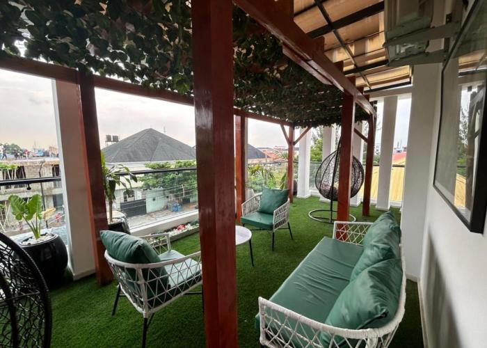 VACATION HOMES - 5 bedroom private compound home in lekki phase 1 - rooftop, pool, spa, cinema, 24h light & security