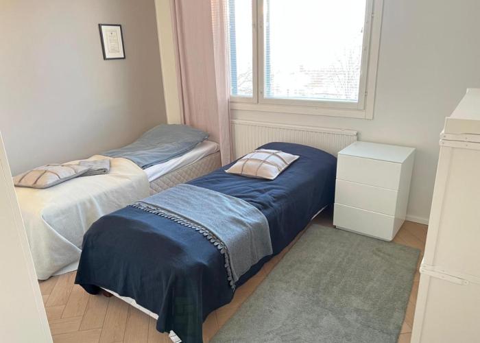 101 m2 Bright four-room apartment near the city center