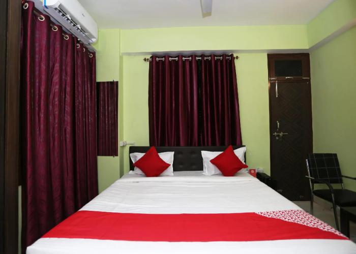 OYO Flagship 22740 Near Anisabad Golambar