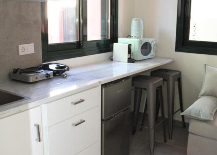 Pirgos Warm Studio for 3 by MPS