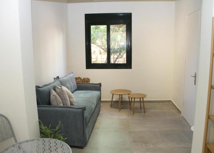 Pirgos Cozy Apartment for 4 by MPS