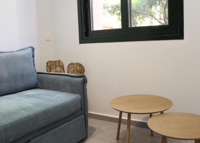 Pirgos Cozy Apartment for 4 by MPS