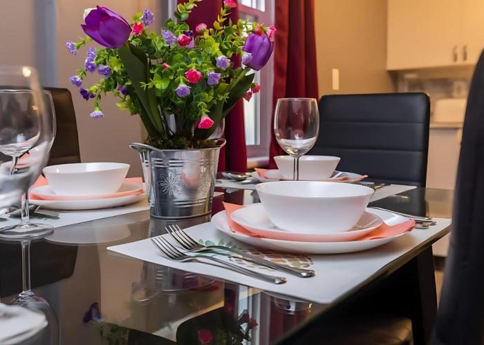 Pet-Friendly 3BR Apartment - Near University & Byward Market