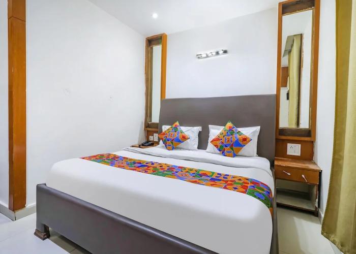 FabHotel Nand