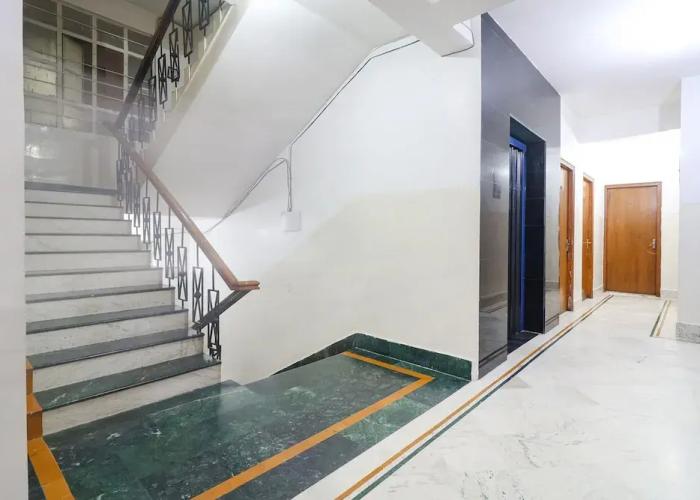 FabHotel Nand