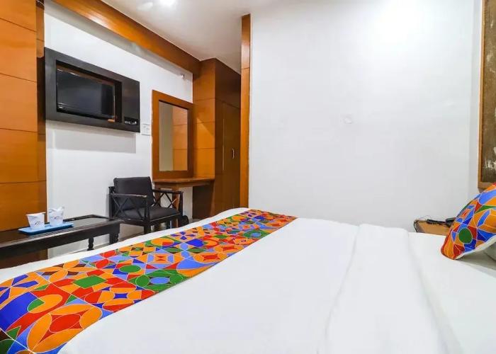 FabHotel Nand