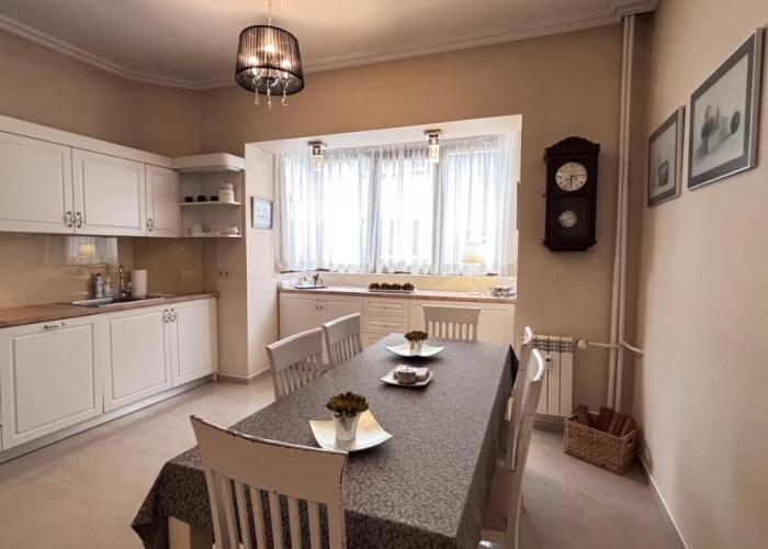 Stylish 2 BR apart in top center