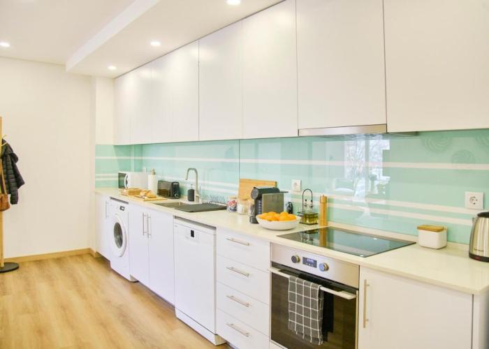 Beachside Modern Flat with AC, By TimeCooler