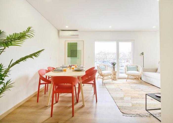 Beachside Modern Flat with AC, By TimeCooler