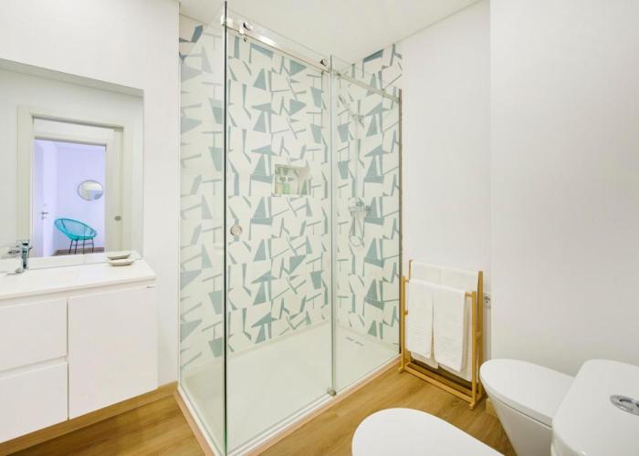Beachside Modern Flat with AC, By TimeCooler