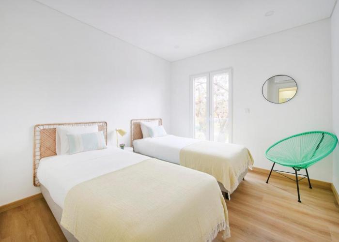 Beachside Modern Flat with AC, By TimeCooler