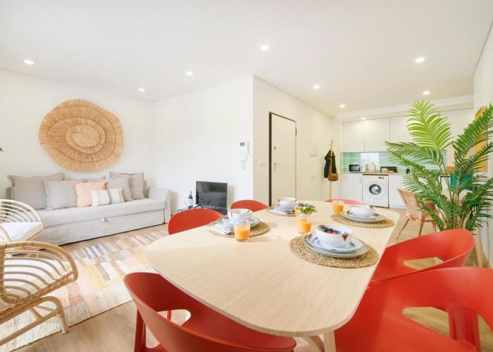 Beachside Modern Flat with AC, By TimeCooler