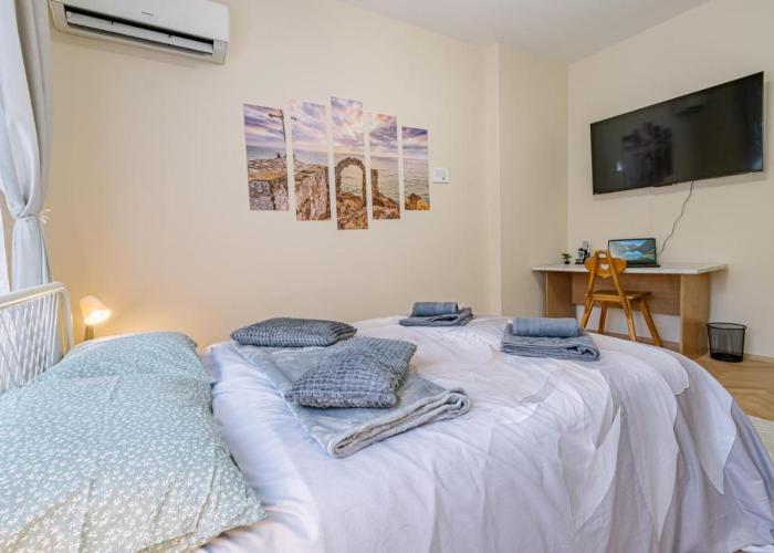 Grand Luxury Condo by NDK and National Stadium with Free Parking