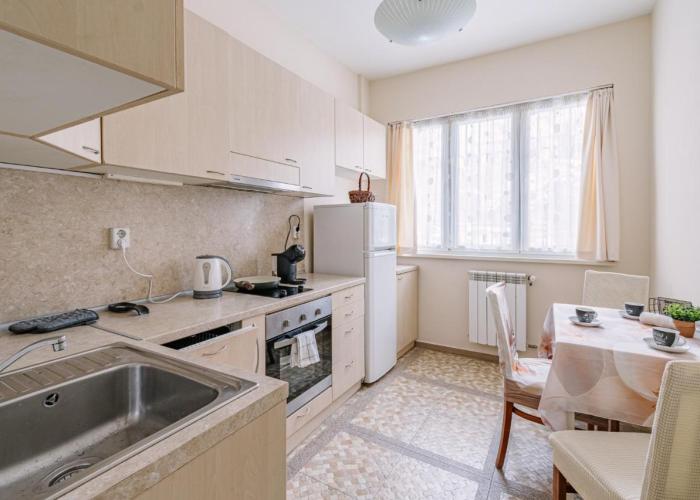 Grand Luxury Condo by NDK and National Stadium with Free Parking