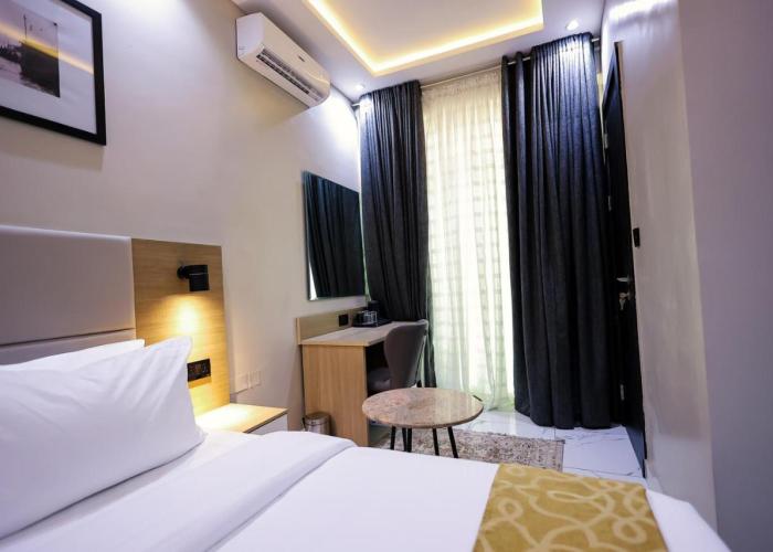Ringruby Hotel, Oduduwa Way