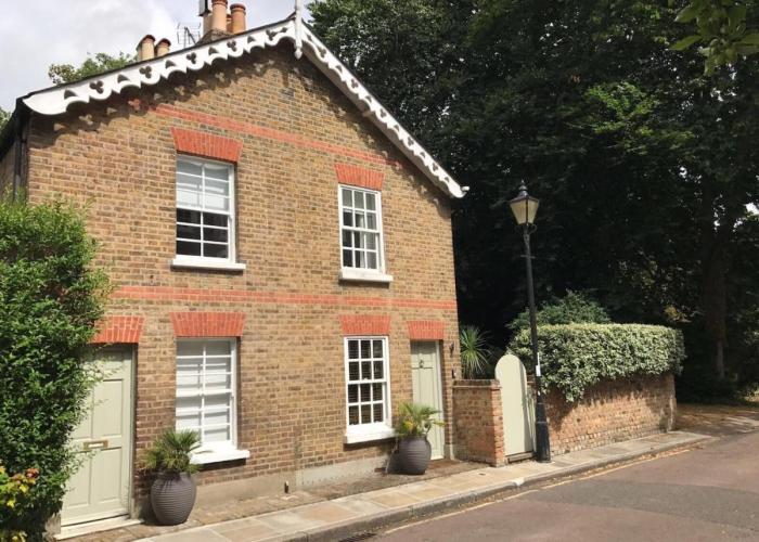 Charming Cottage with Roof Terrace