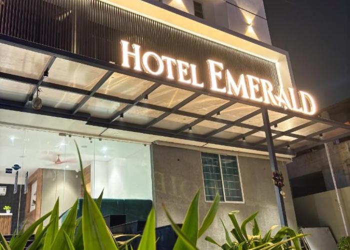 Hotel Emerald
