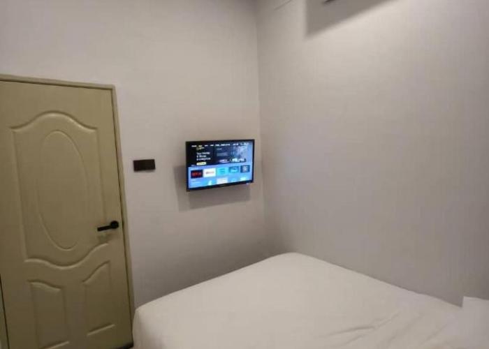 Room 2 U Hostel & Guest House