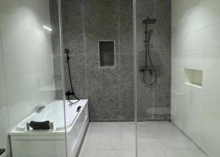 House 12 Two-Bed Studio Apartment